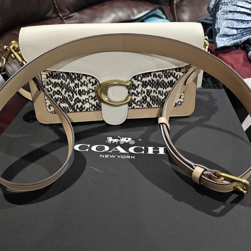 Coach Women's Cream and Tan Patterned Shoulder ag - Picture 11 of 17
